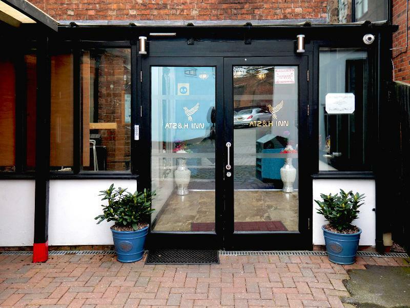 Atz&H Inn Bilston Extérieur photo